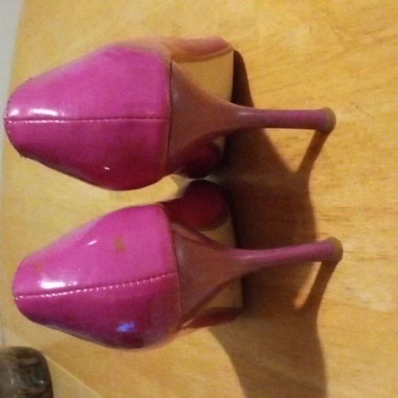 CHARLOTTE RUSSE CLOSED TOE POINTY PUMPS DARK PINK SIZE 9 APPROXIMATELY 4" HEEL - Picture 4 of 6